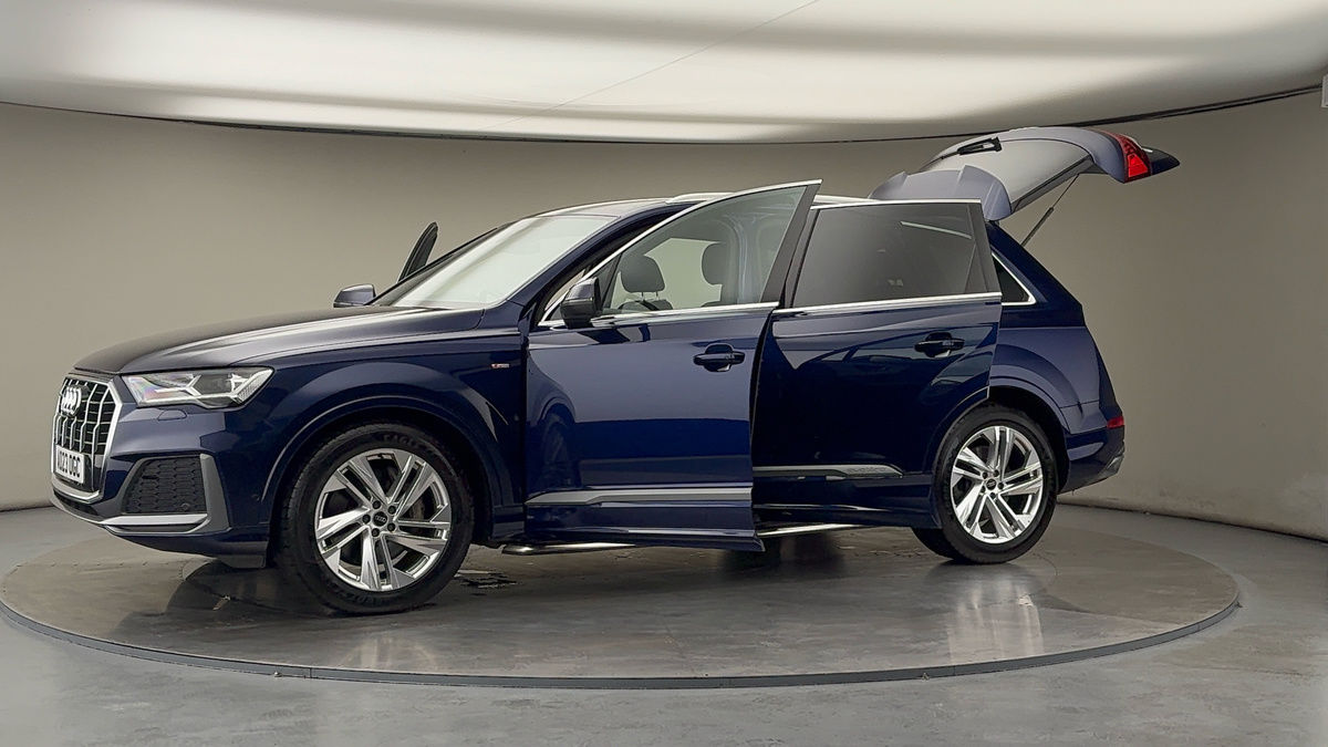 More views of Audi Q7