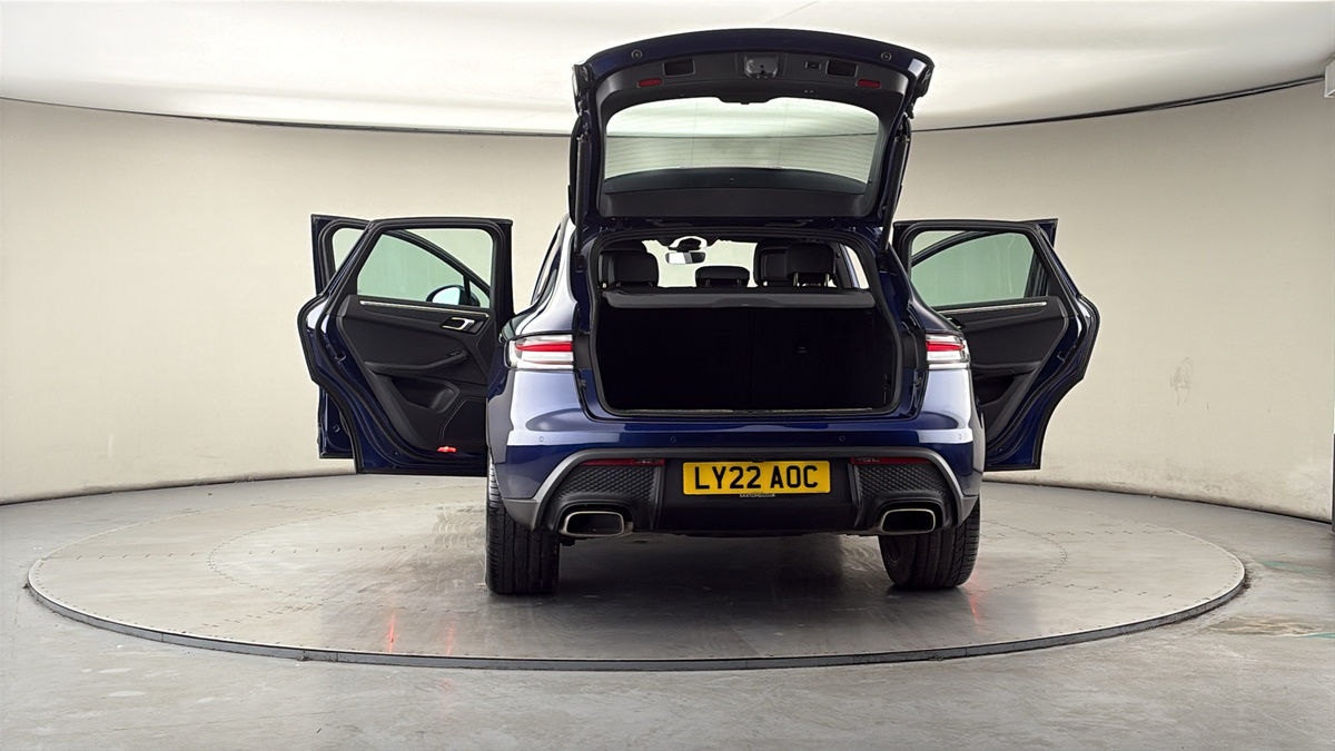 More views of Porsche Macan