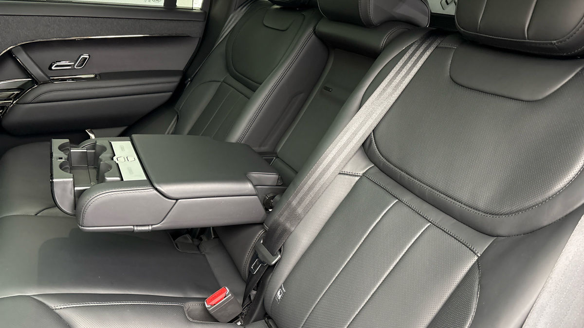 Land Rover Range Rover Sport Image 9