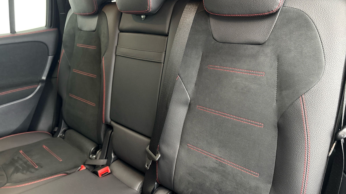 Mercedes-Benz GLB Image 8