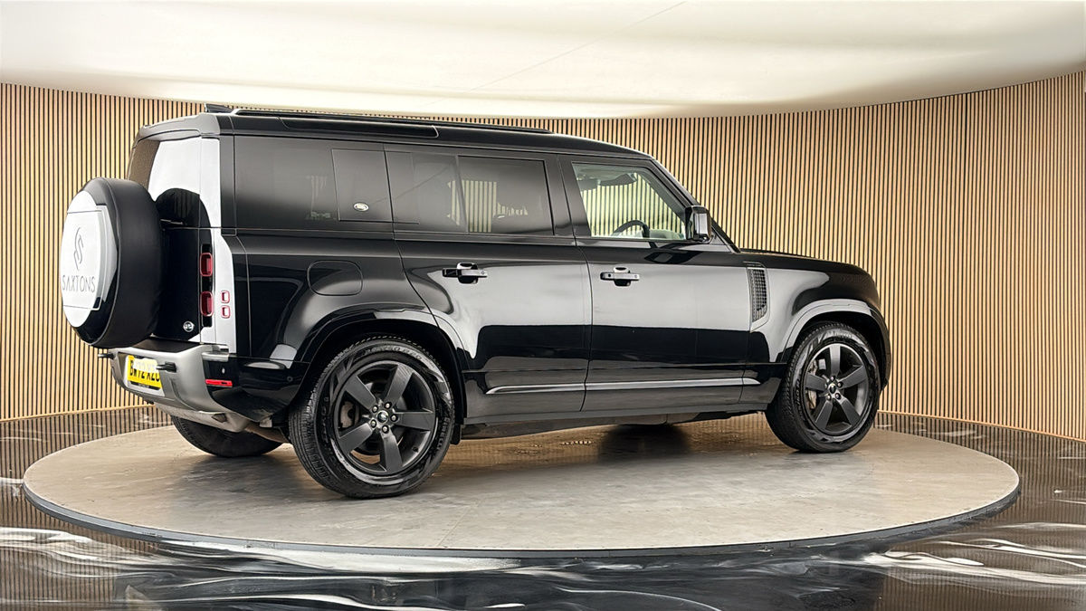 More views of Land Rover Defender 110