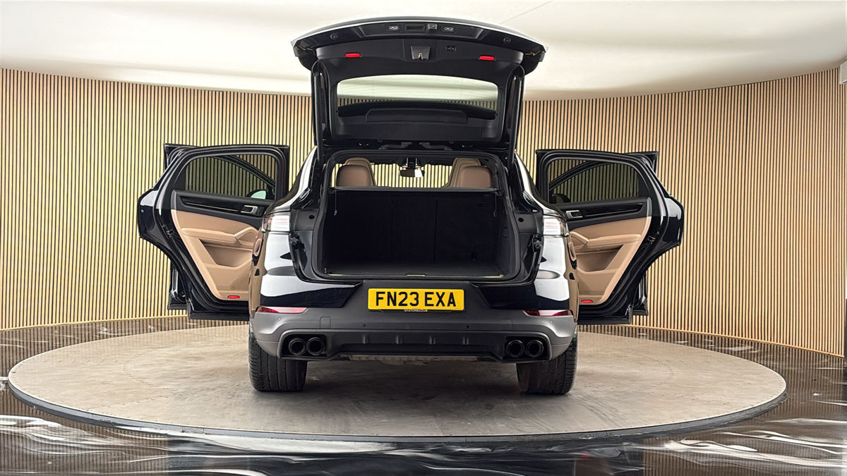 More views of Porsche Cayenne