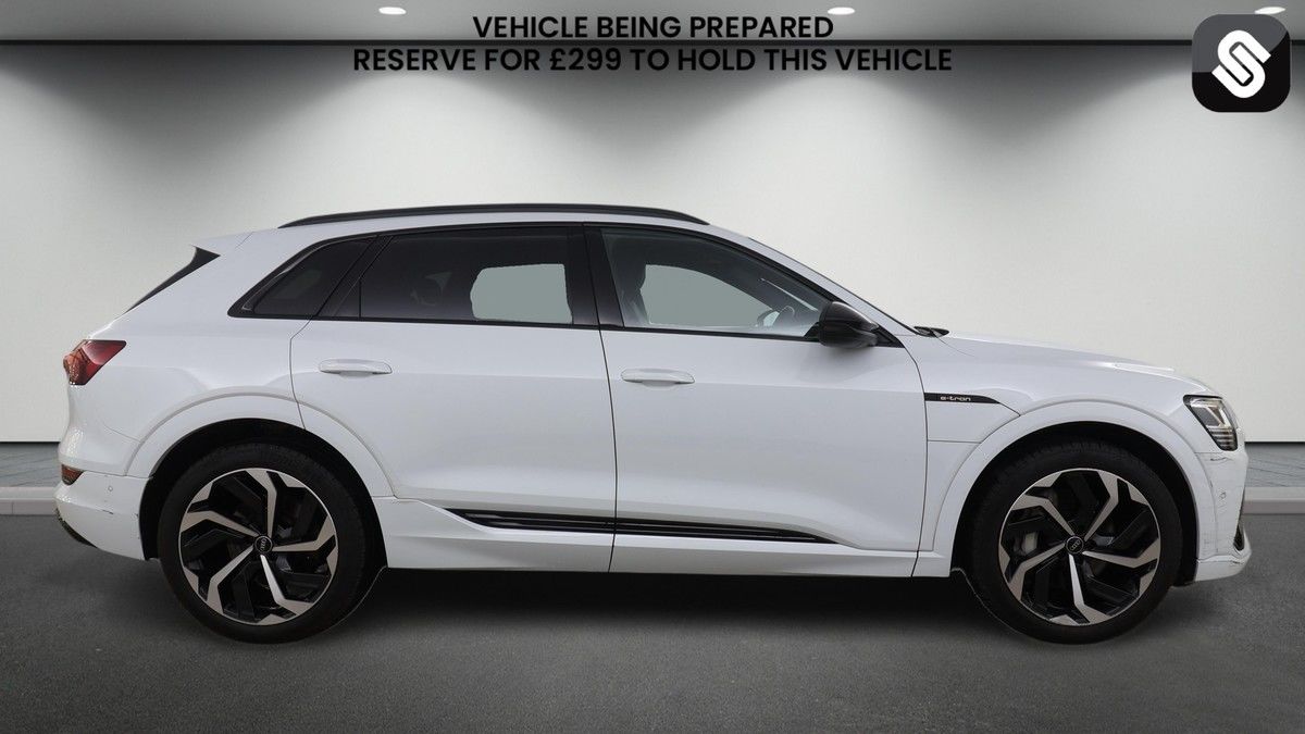 Audi e-tron Image 5