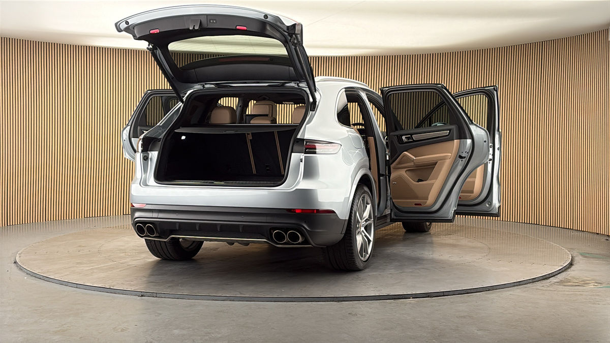 More views of Porsche Cayenne