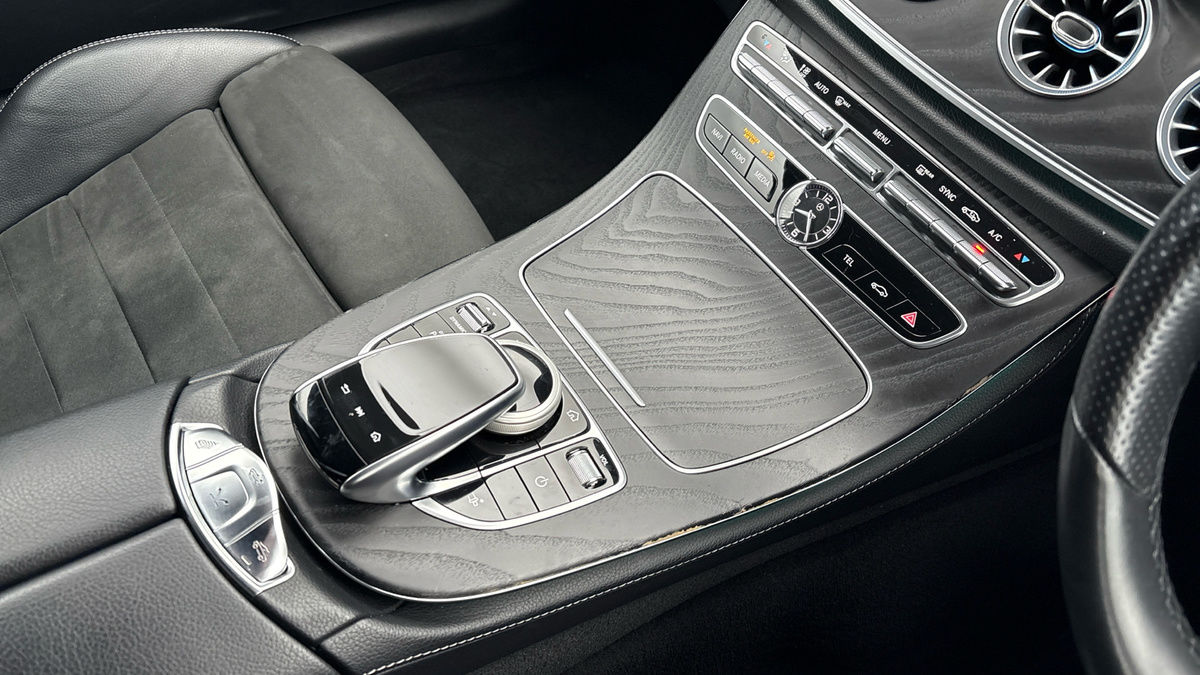 Mercedes-Benz E Class Image 18