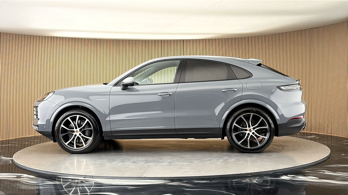 More views of Porsche Cayenne