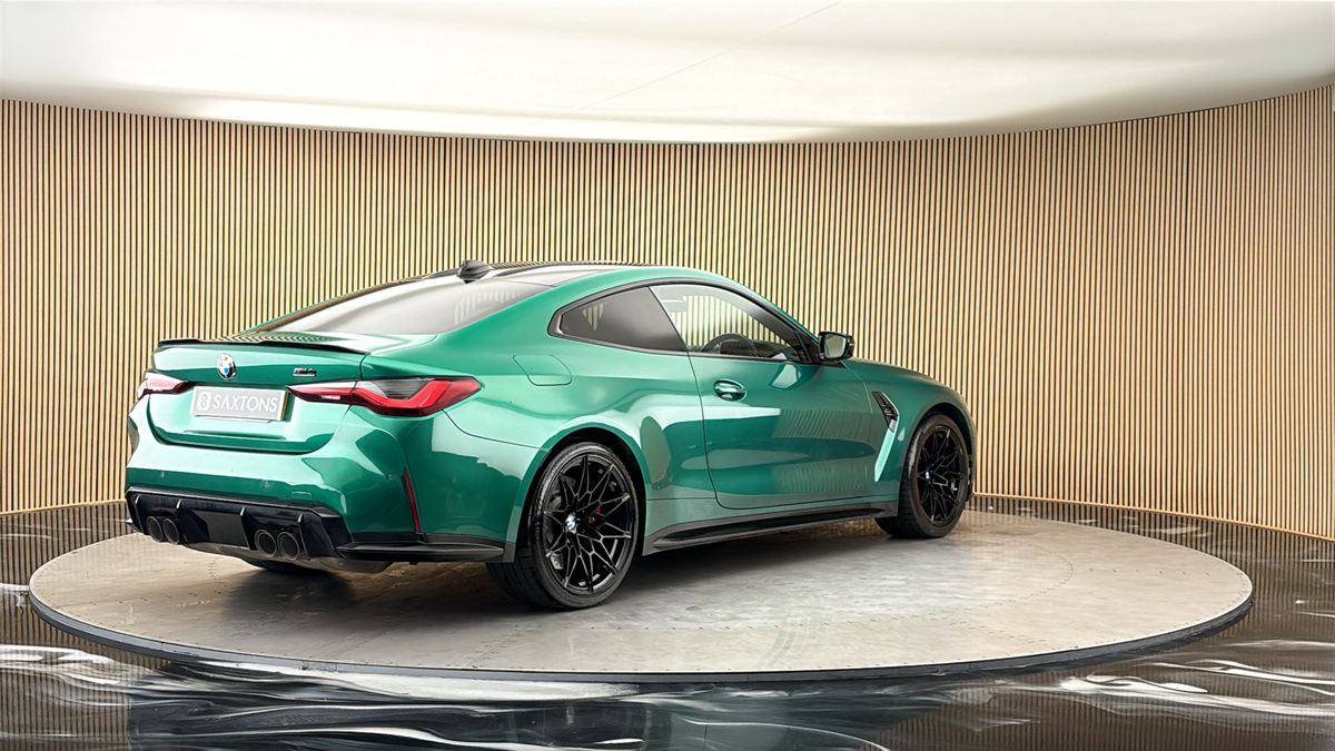 BMW M4 Image 21