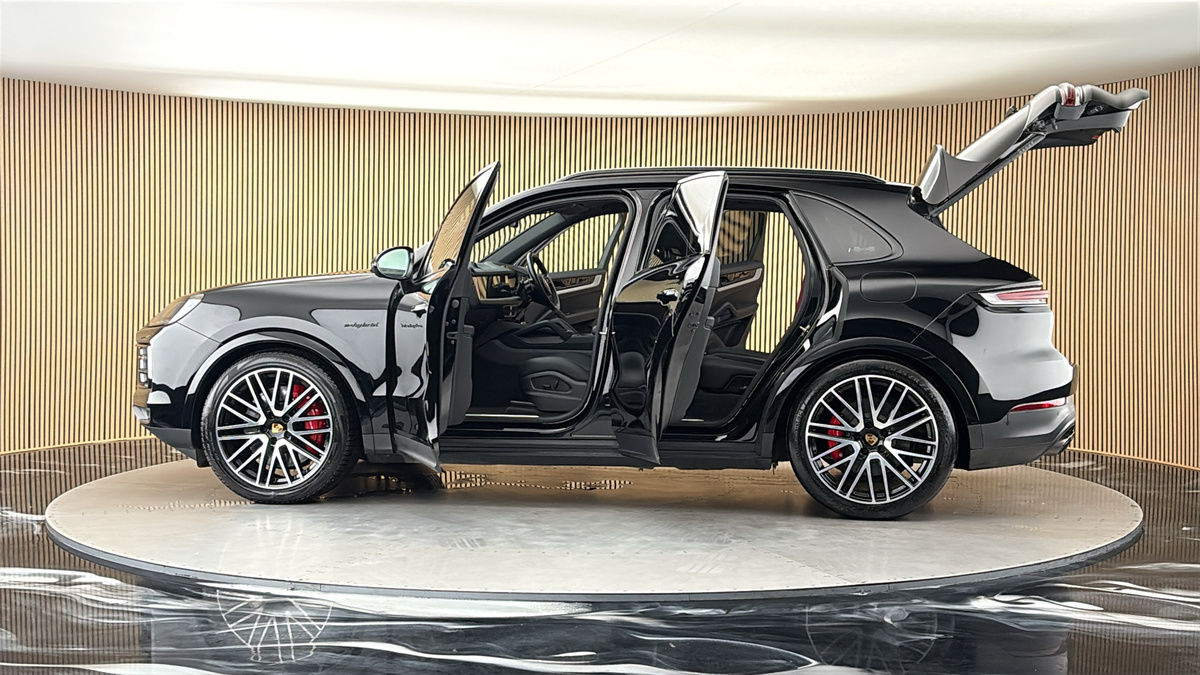 More views of Porsche Cayenne
