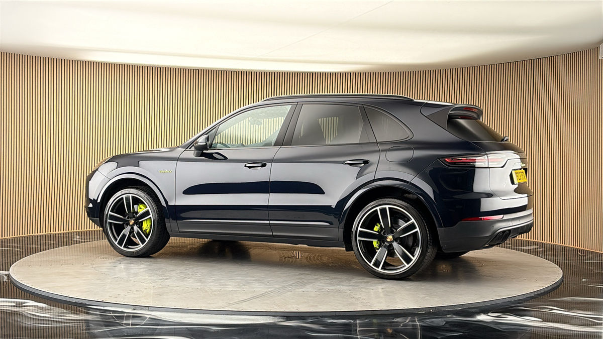 More views of Porsche Cayenne
