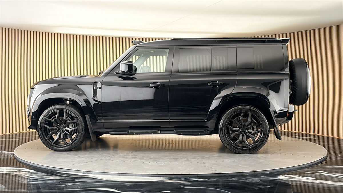 More views of Land Rover Defender 110