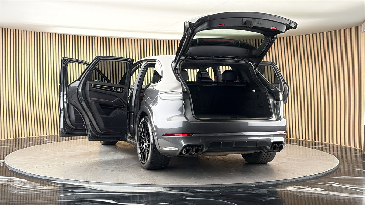 More views of Porsche Cayenne