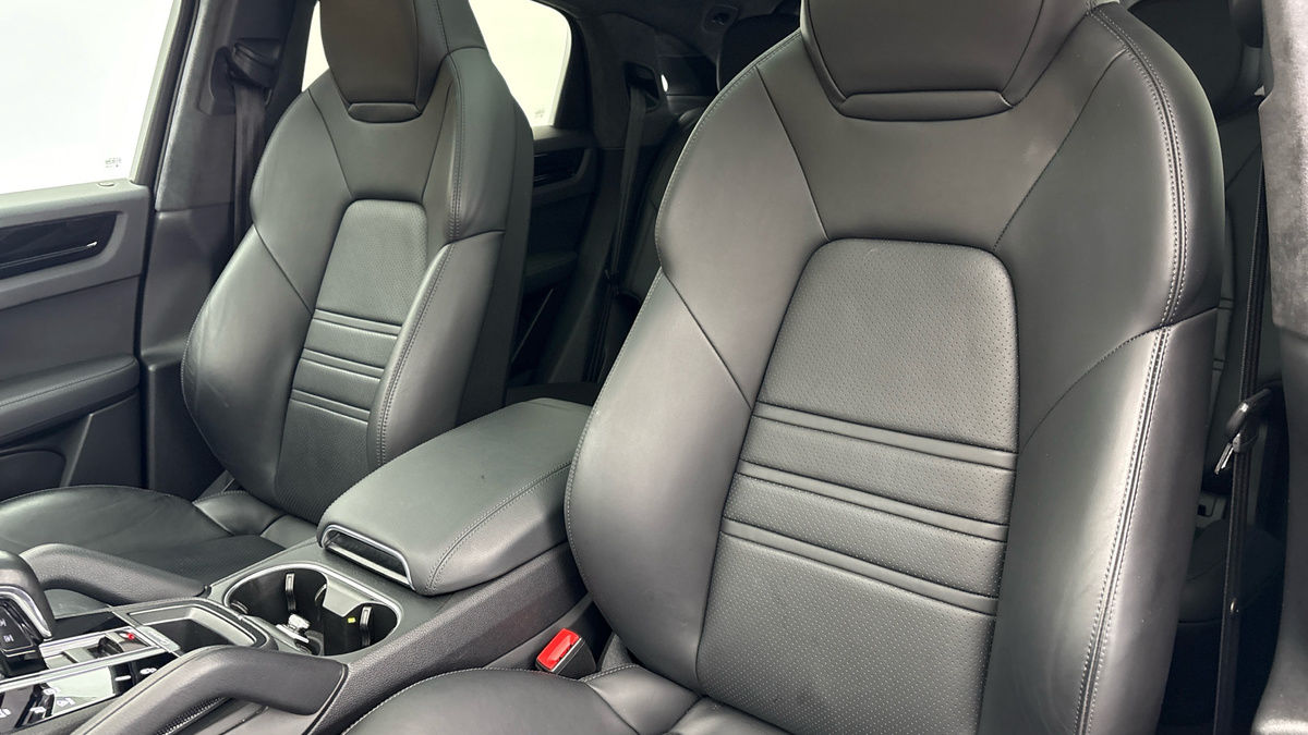 Porsche Cayenne Image 7