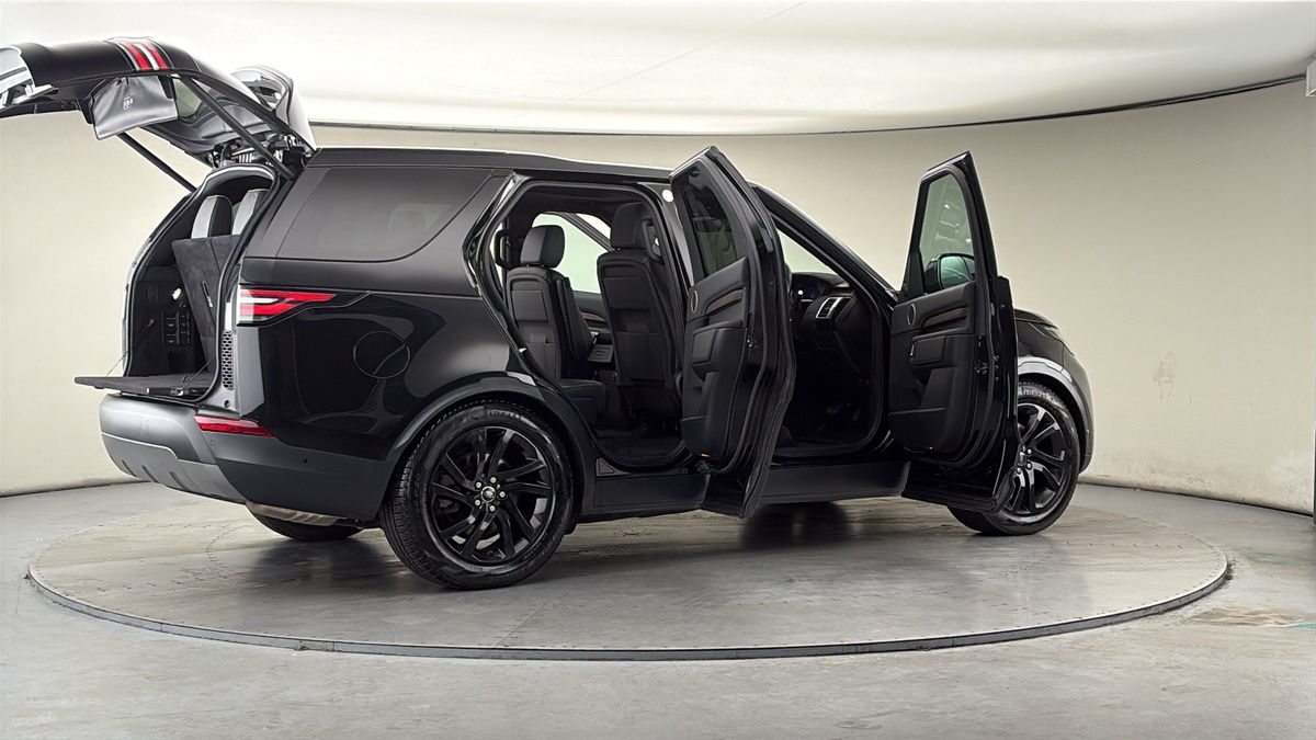 More views of Land Rover Discovery
