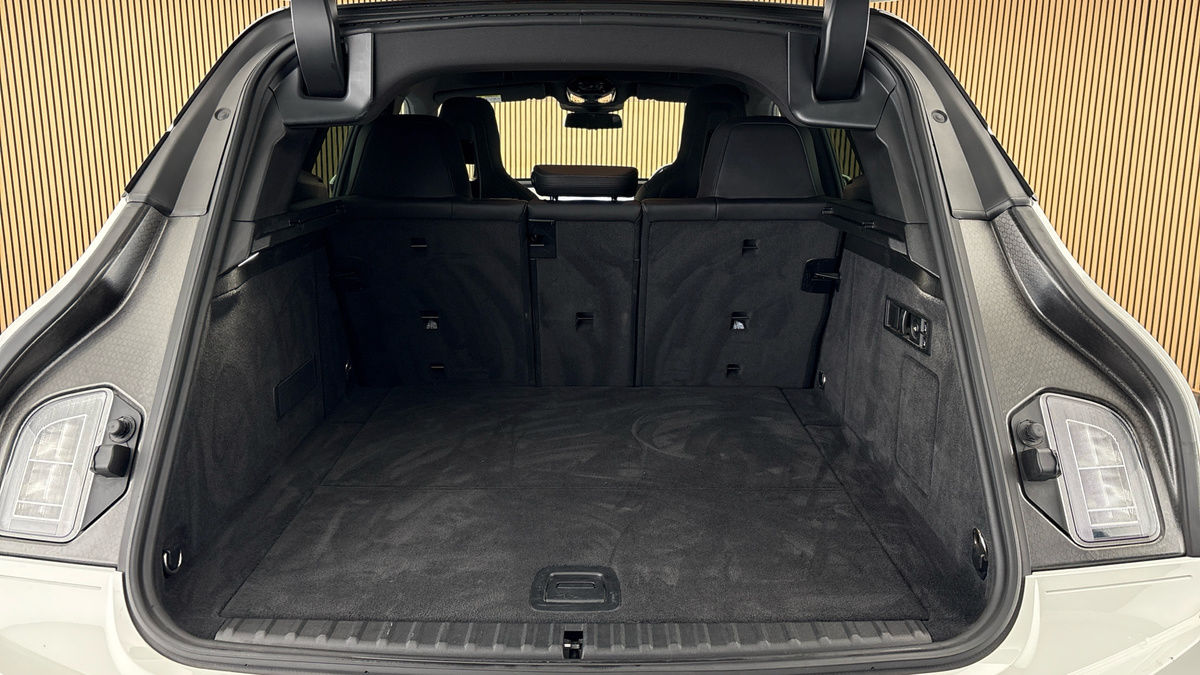BMW iX Image 11