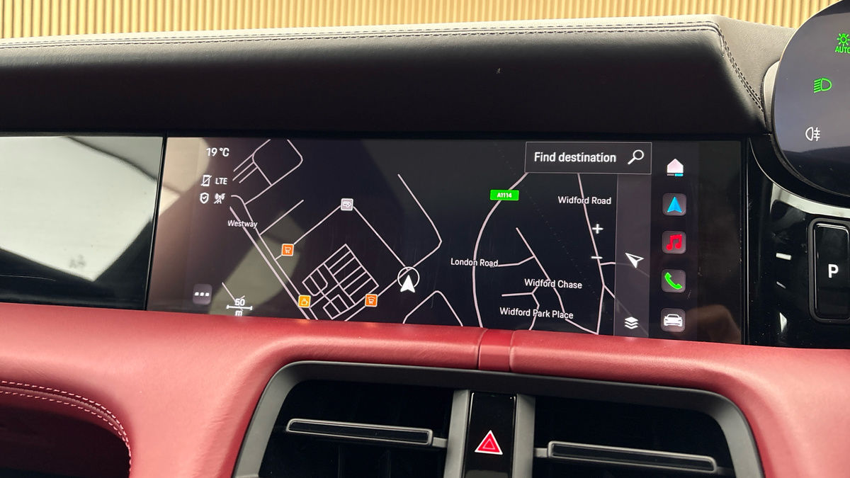 Porsche Taycan Image 17