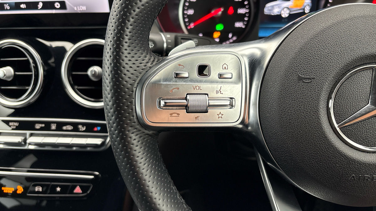Mercedes-Benz GLC Image 13