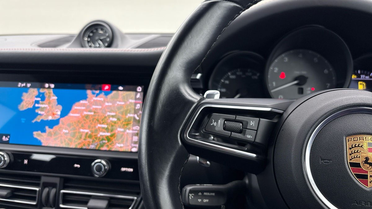 Porsche Macan Image 13