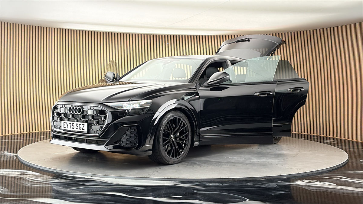 More views of Audi Q8