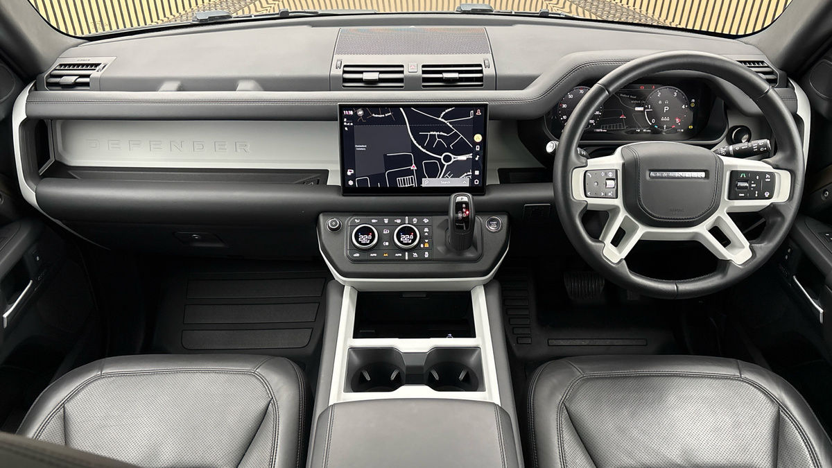 Land Rover Defender 110 Image 12