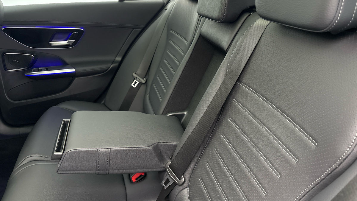 Mercedes-Benz C Class Image 9