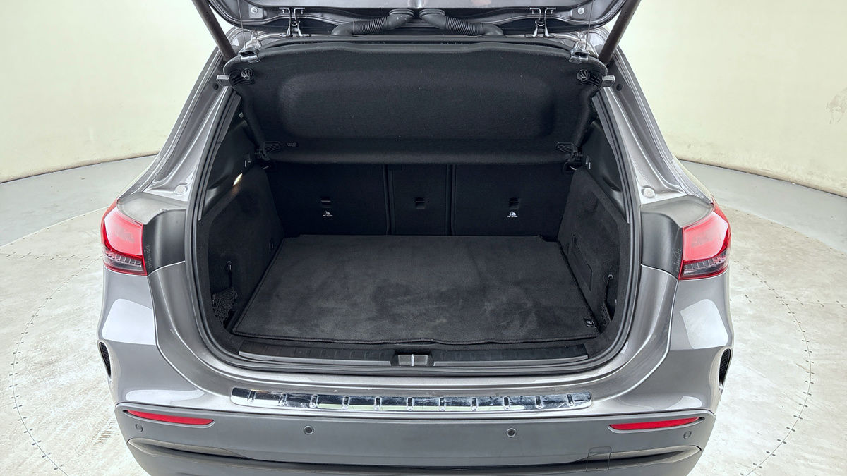 Mercedes-Benz GLA Image 11