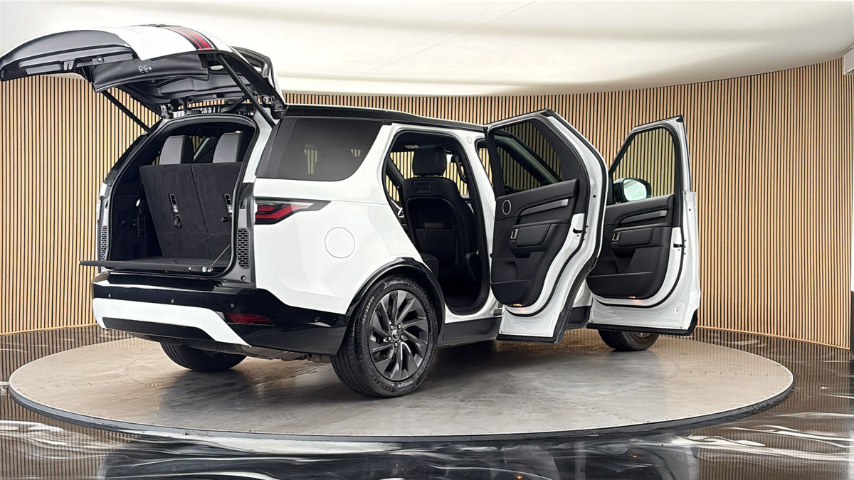 More views of Land Rover Discovery