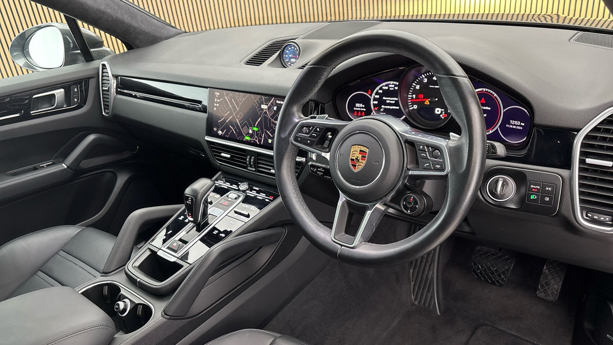 Porsche Cayenne Image 5