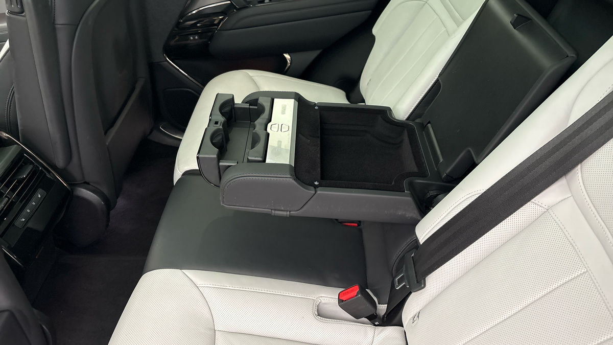 Land Rover Range Rover Sport Image 9