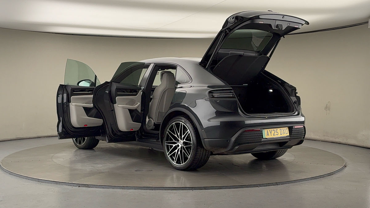 More views of Porsche Macan