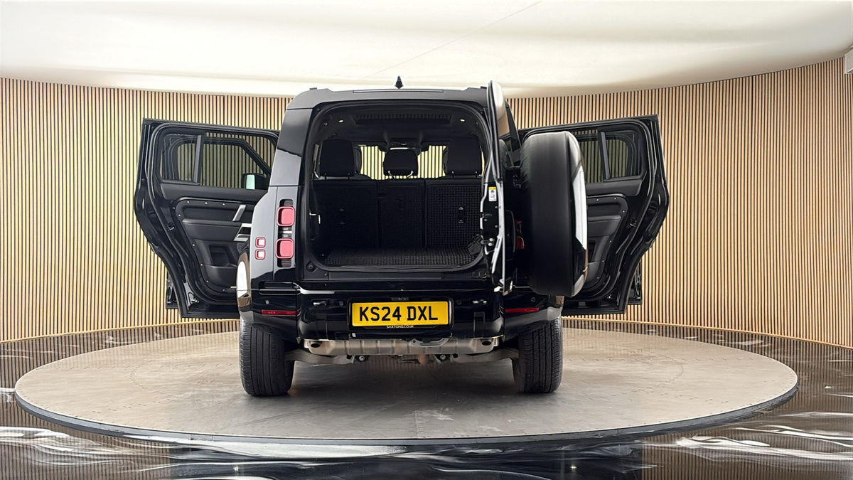 More views of Land Rover Defender 110
