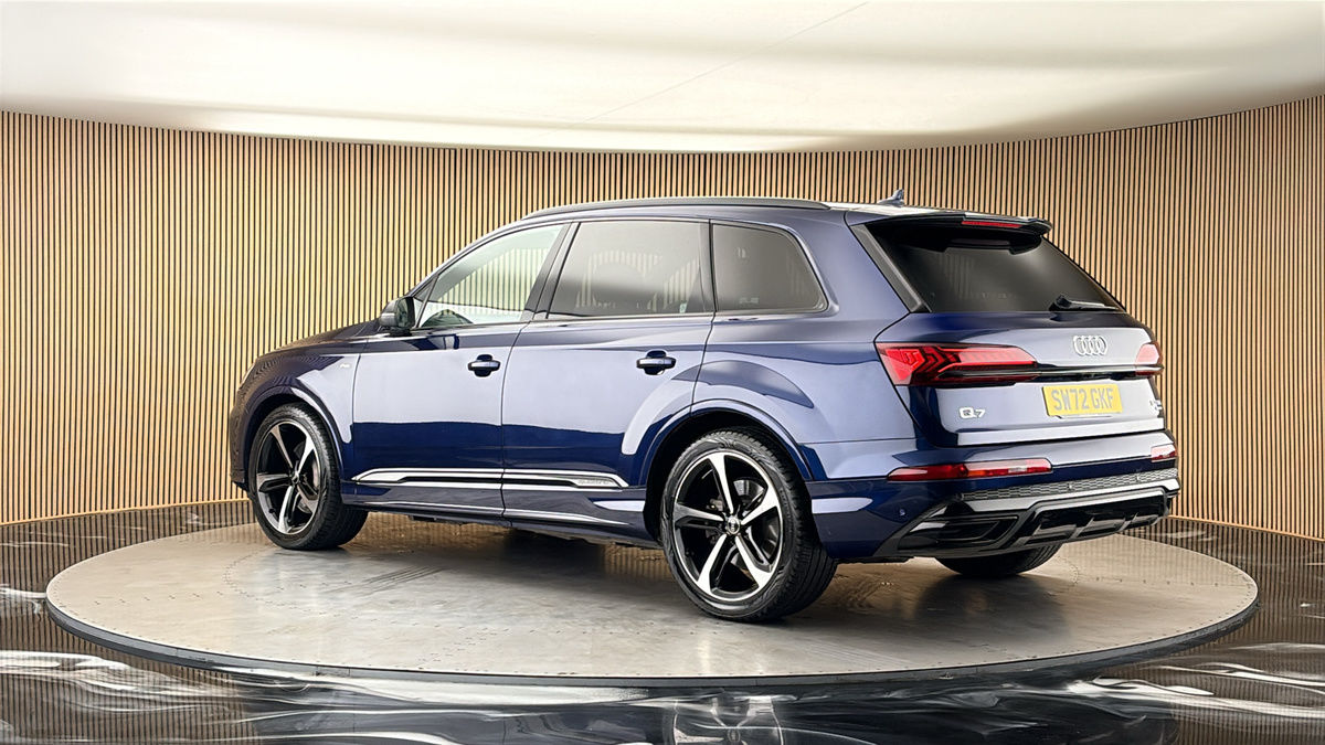 More views of Audi Q7