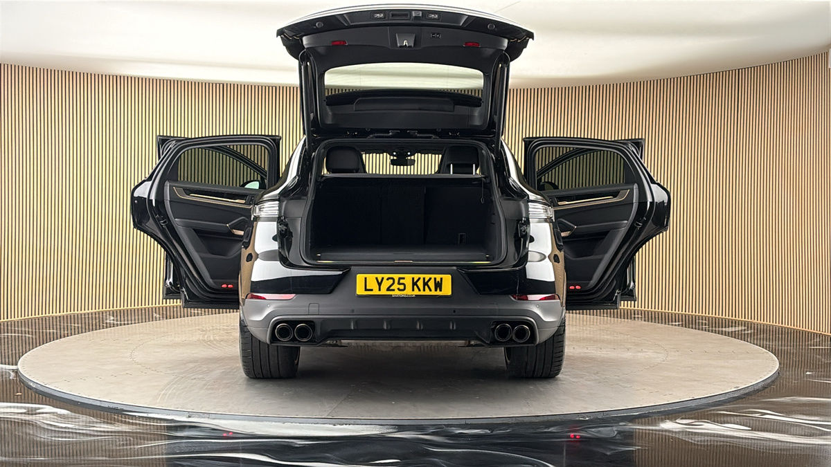 More views of Porsche Cayenne