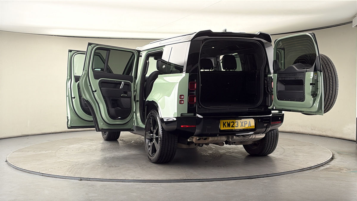 More views of Land Rover Defender 110