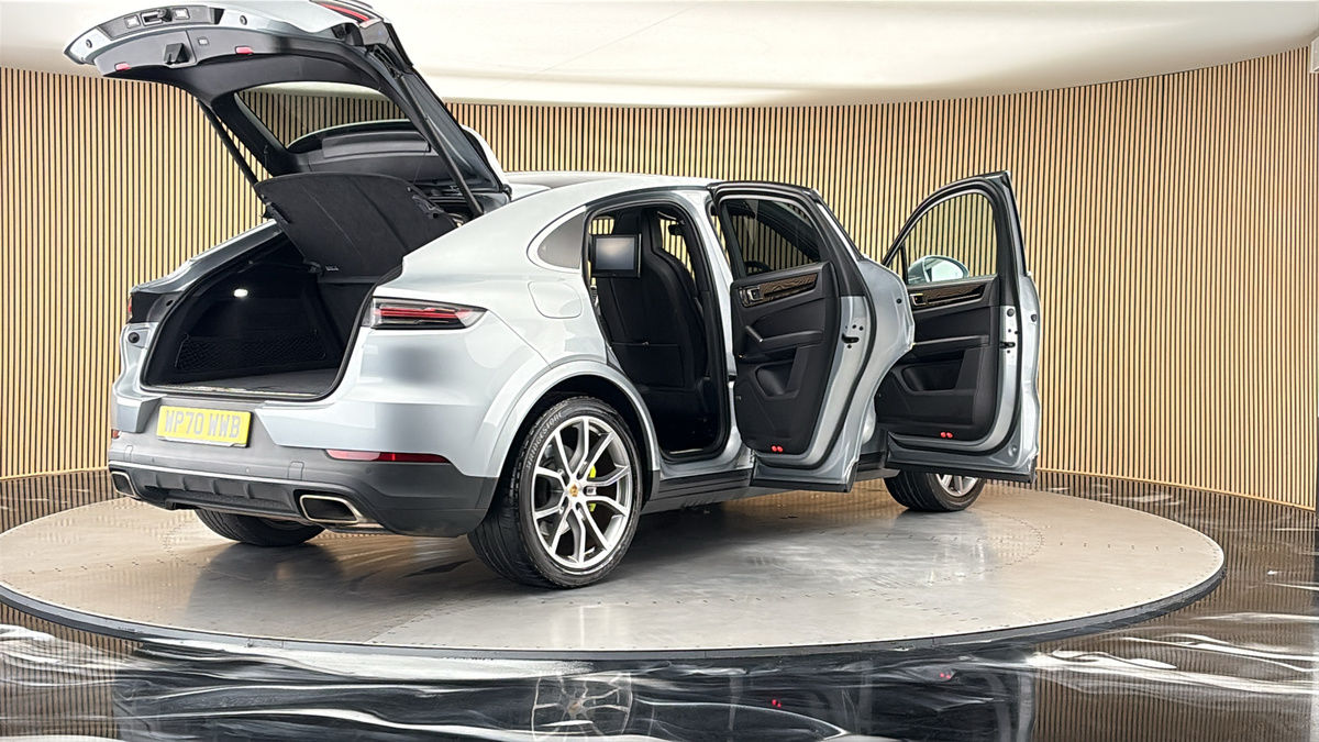 More views of Porsche Cayenne