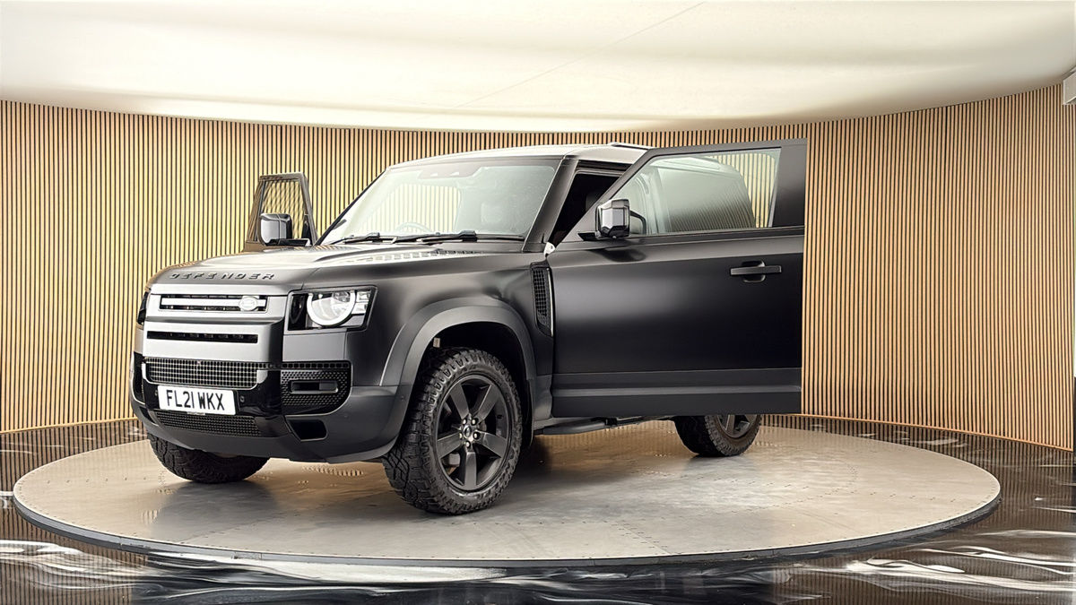 More views of Land Rover Defender 90