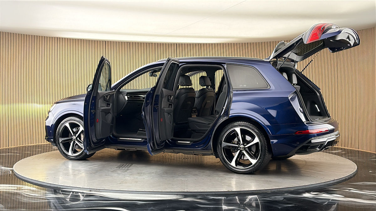 More views of Audi Q7