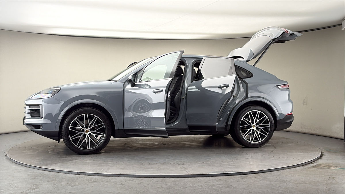 More views of Porsche Cayenne