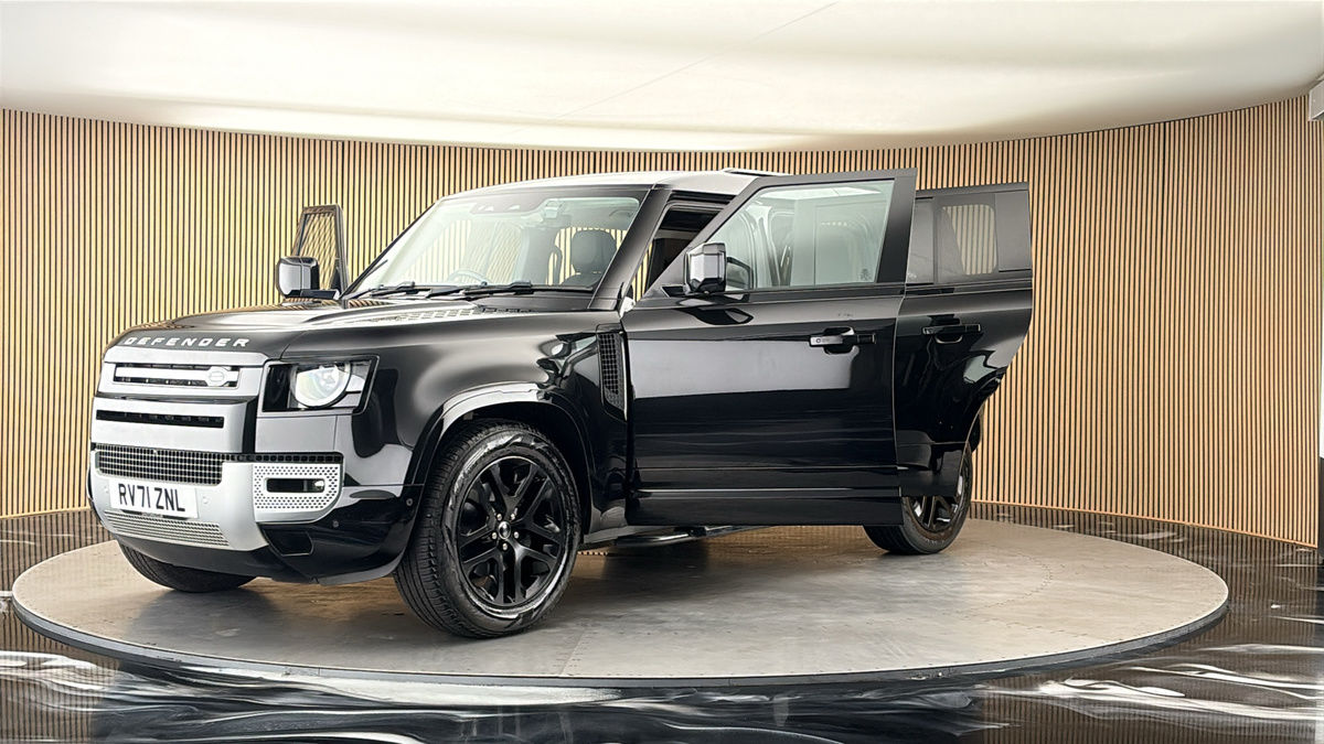 More views of Land Rover Defender 110