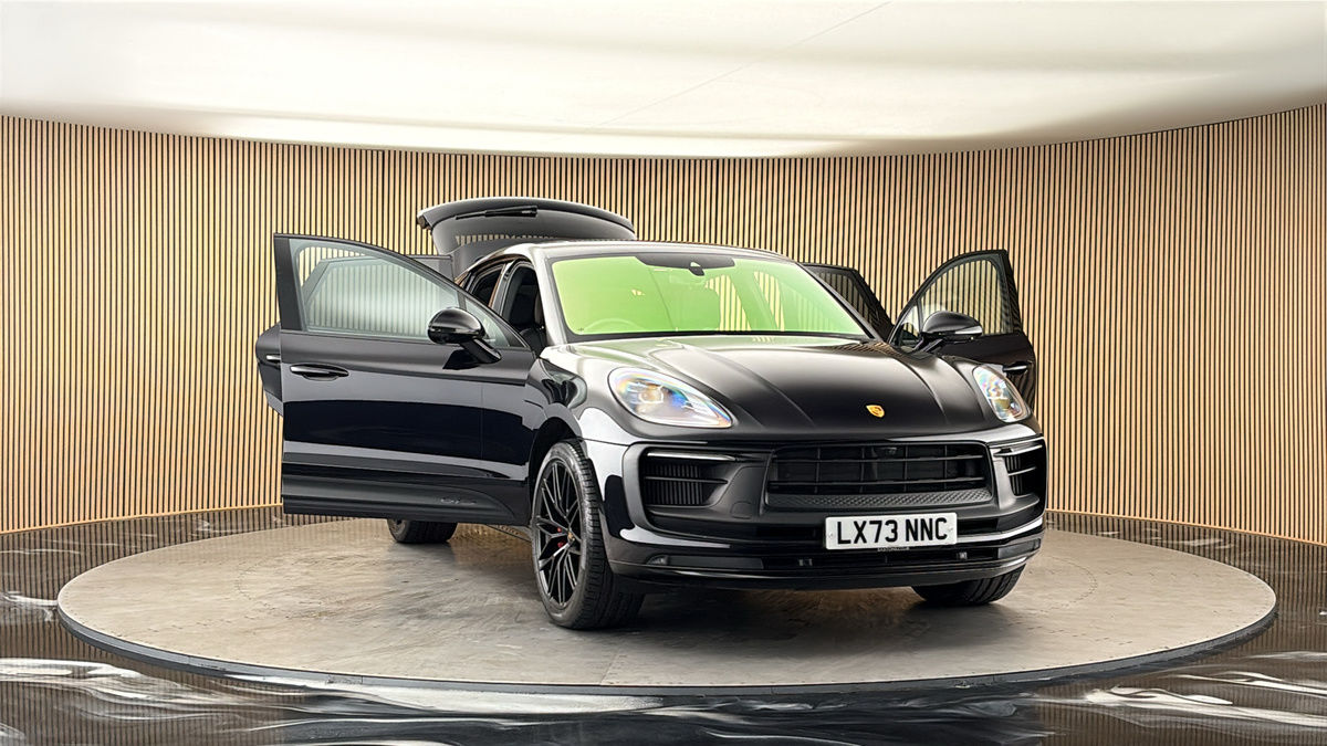 More views of Porsche Macan