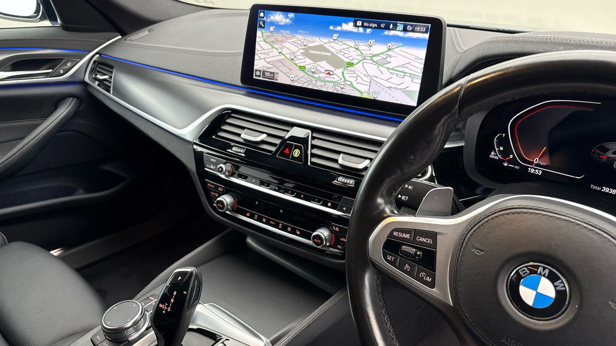 BMW 5 Series Image 18