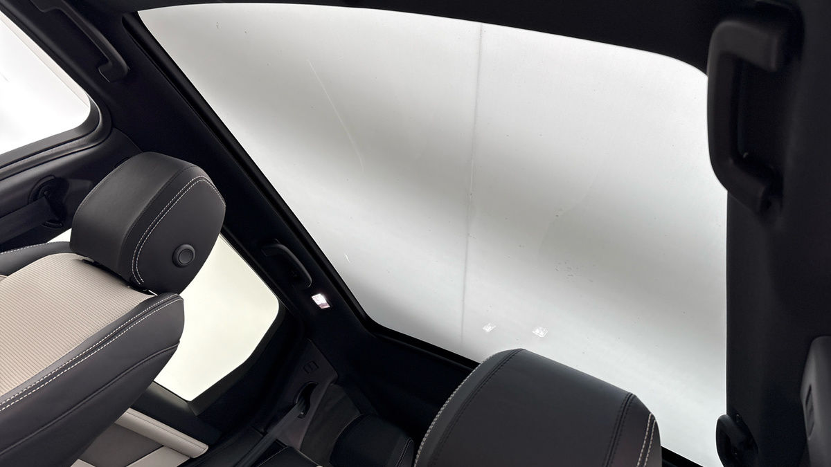 Land Rover Discovery Sport Image 6