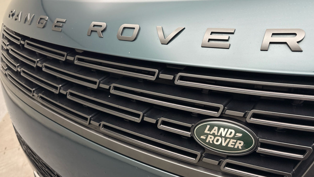 Land Rover Range Rover Sport Image 24