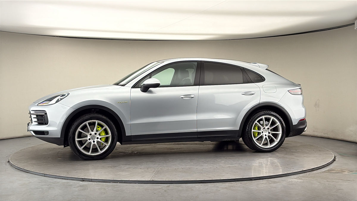More views of Porsche Cayenne