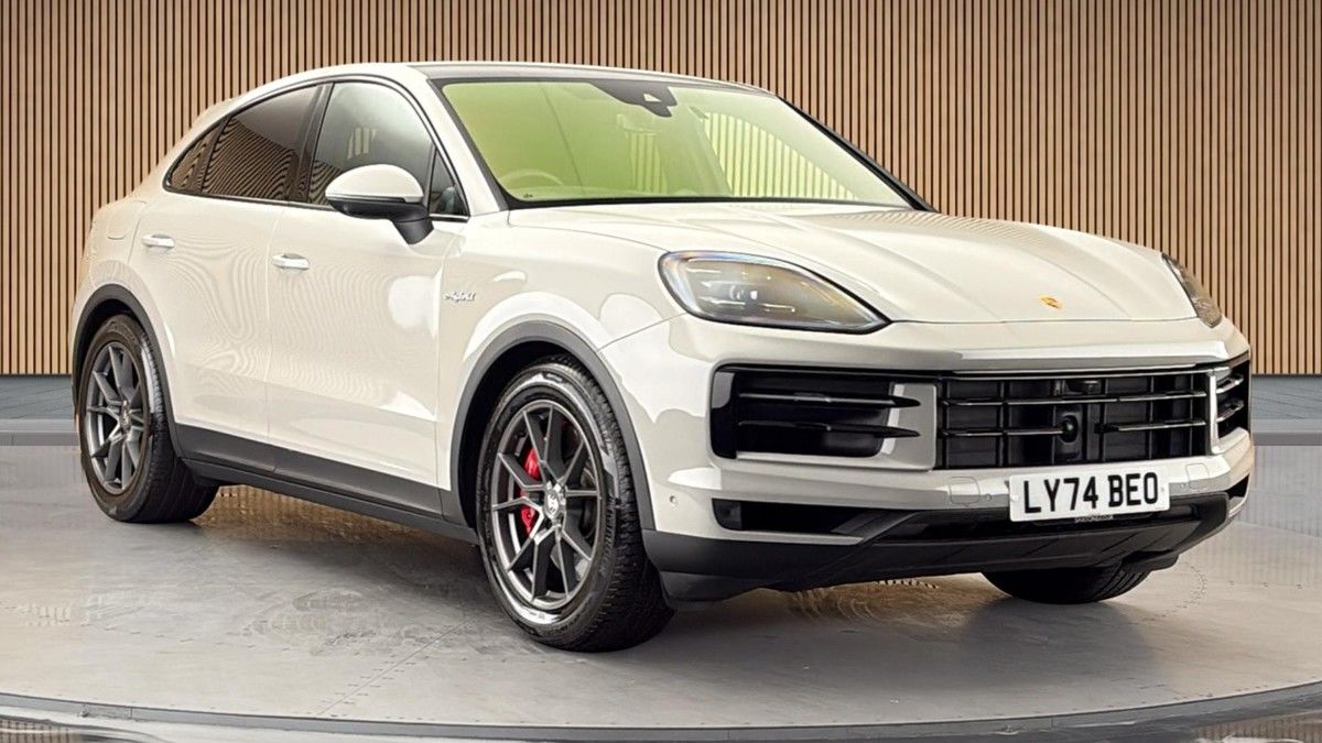Porsche Cayenne Sticky Header Image