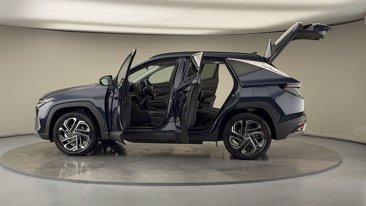 More views of Hyundai TUCSON