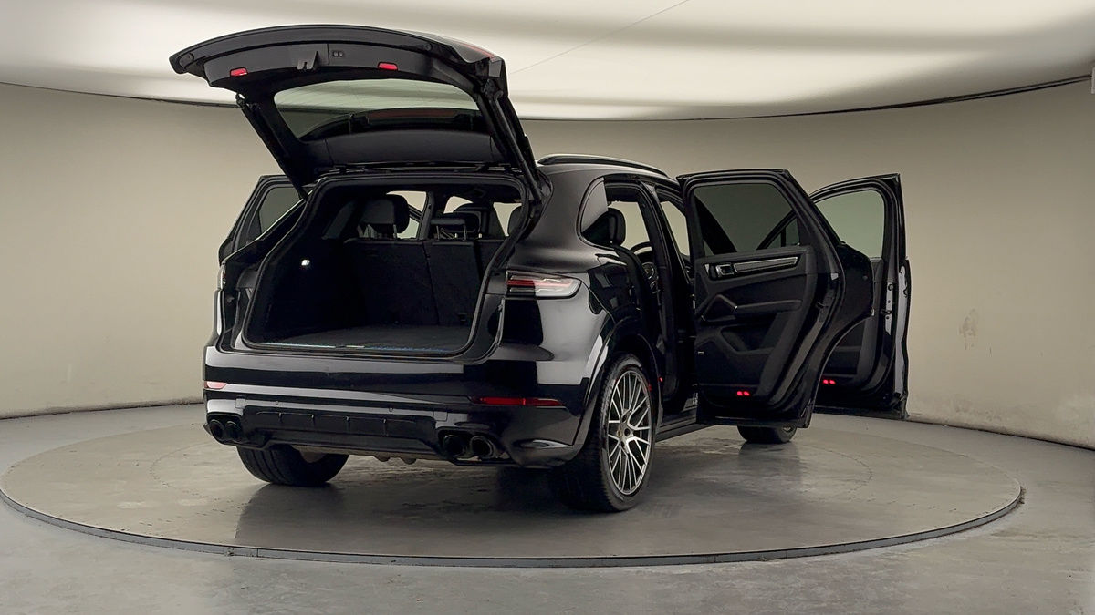 More views of Porsche Cayenne