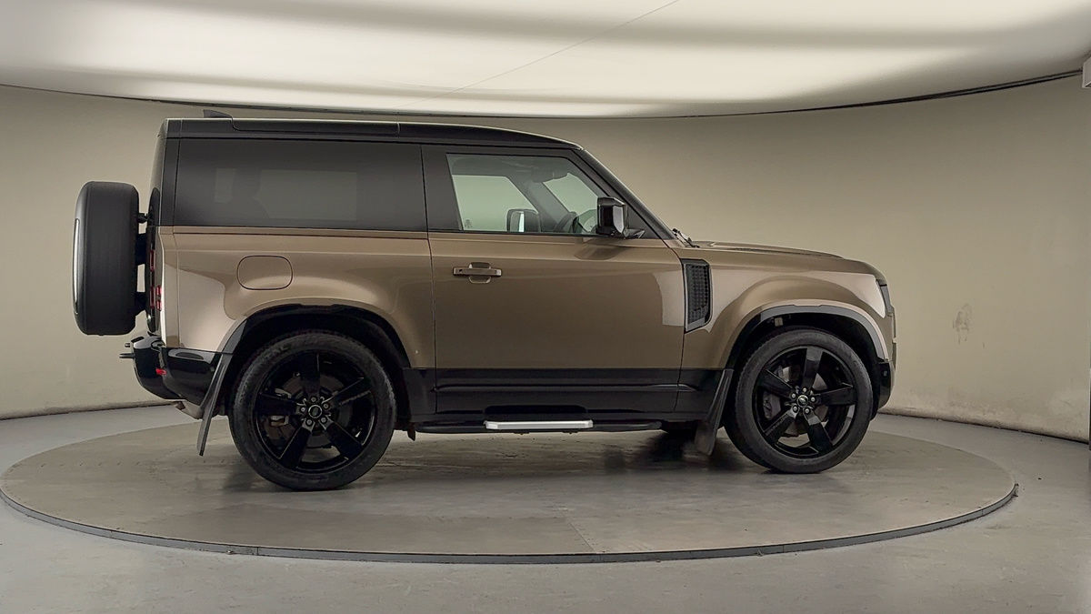 More views of Land Rover Defender 90