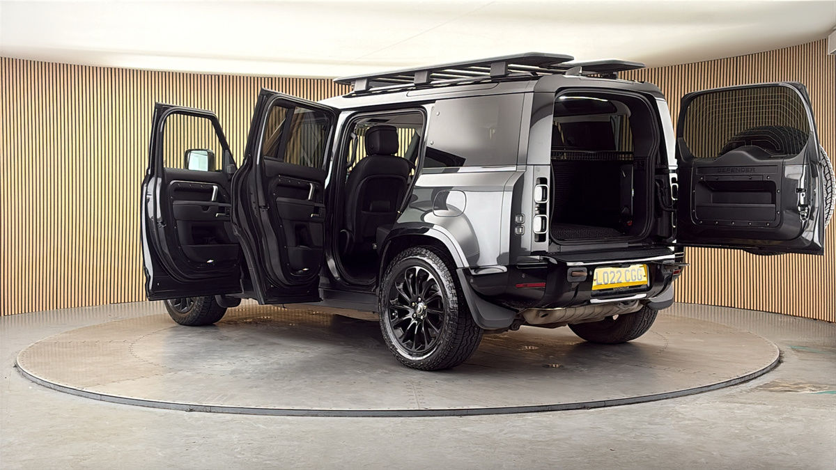 More views of Land Rover Defender 110