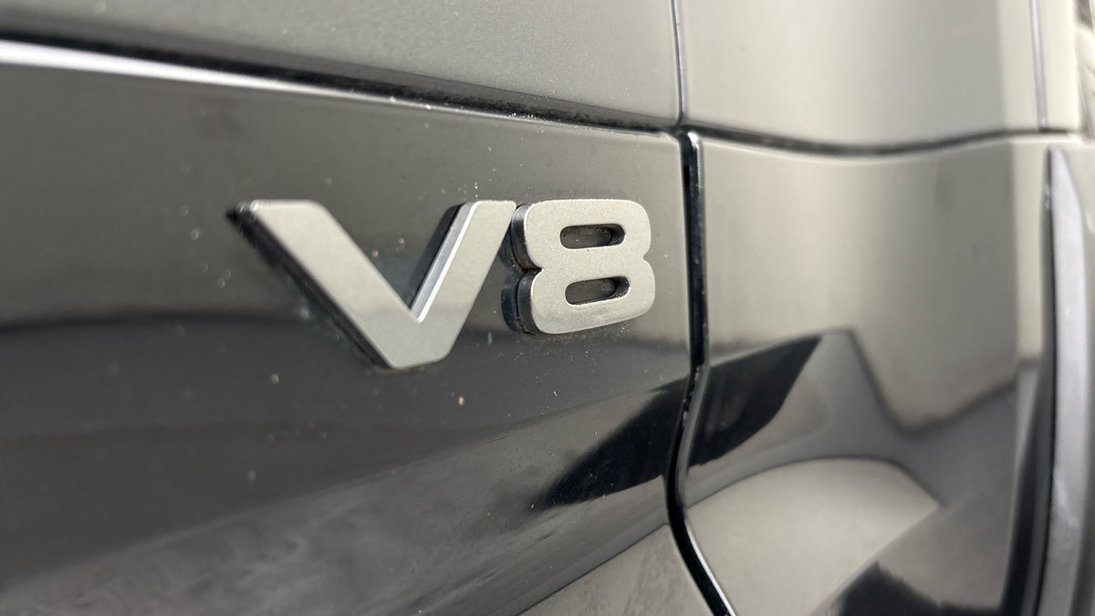 Land Rover Defender 110 Image 50