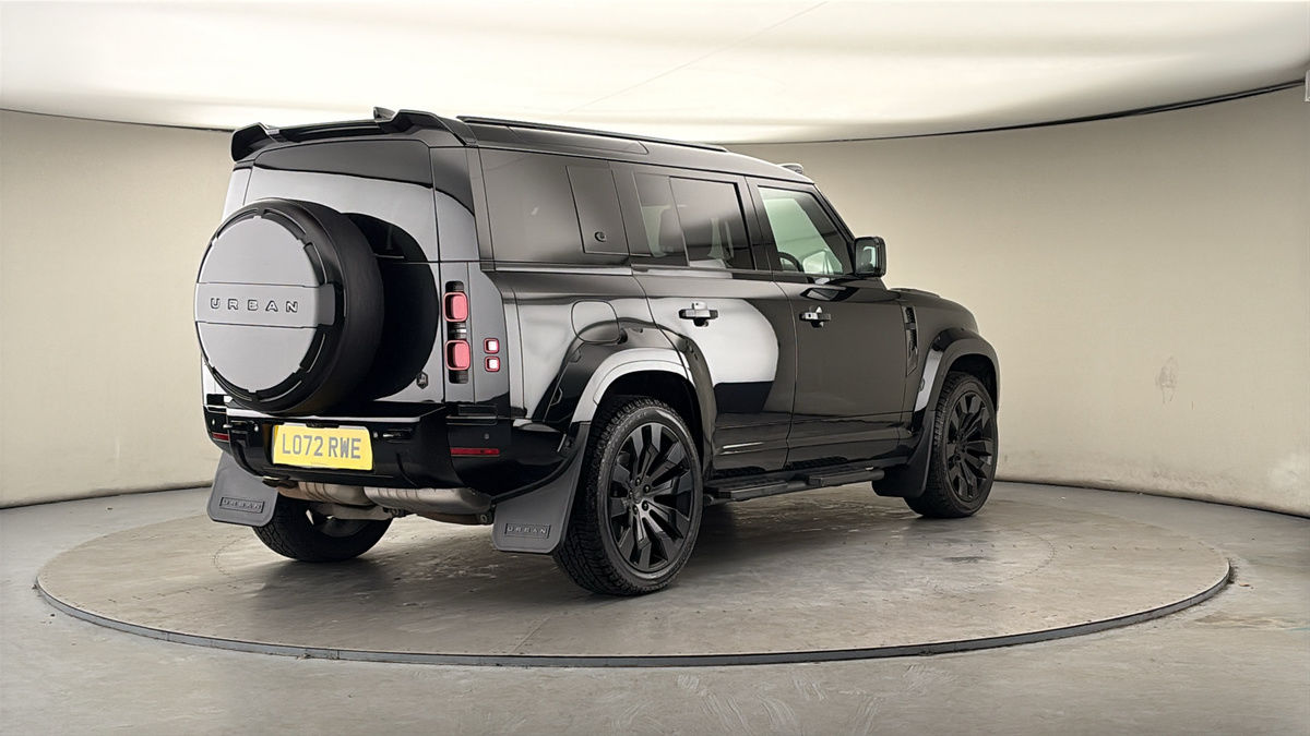 More views of Land Rover Defender 110